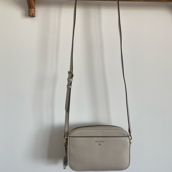 Michael Kors Jet Set Charm Crossbody NWT - Picture 2 of 7